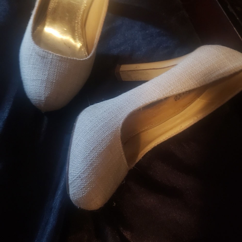 heels - Picture 2 of 3